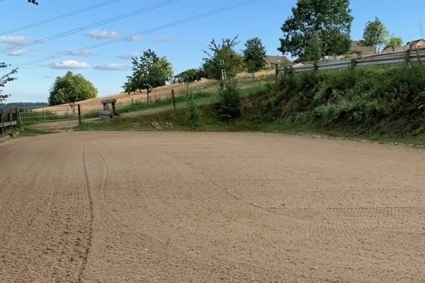 Reitplatz 19 9 142 breit